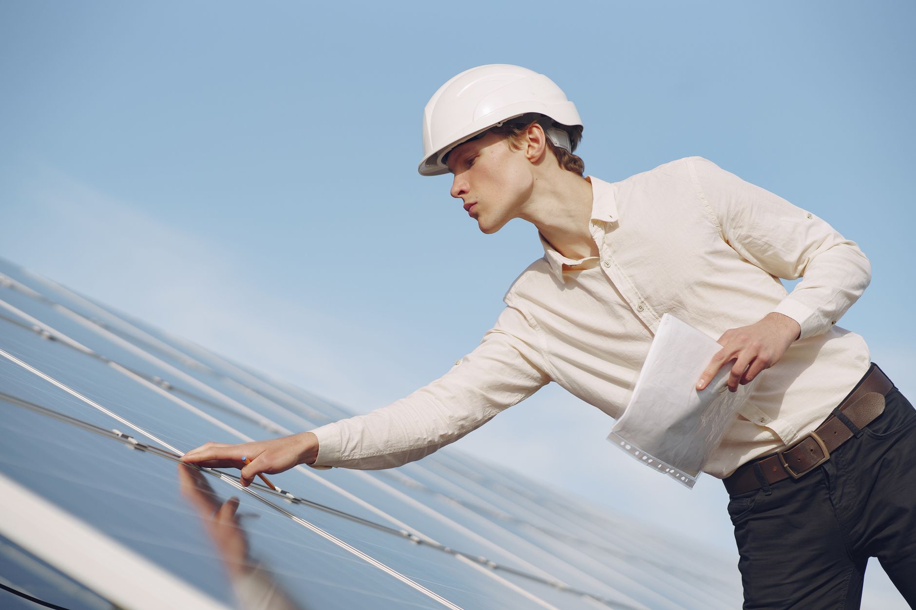 Do Solar Panels Work During a Power Outage in Ontario?